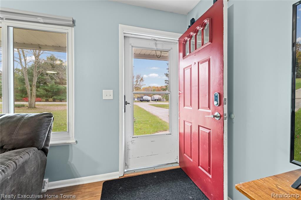 12429 Mt Morris Road, Columbiaville, MI 48421 — Photo 2