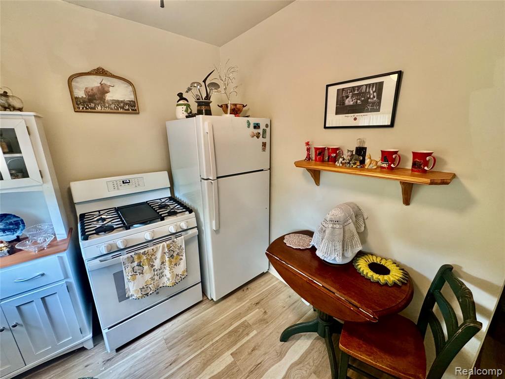 621 W Cambourne Street, Ferndale, MI 48220 — Photo 9