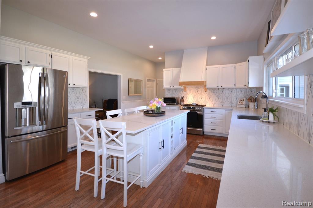 4072 W MAPLE Road, Wixom, MI — Photo 12