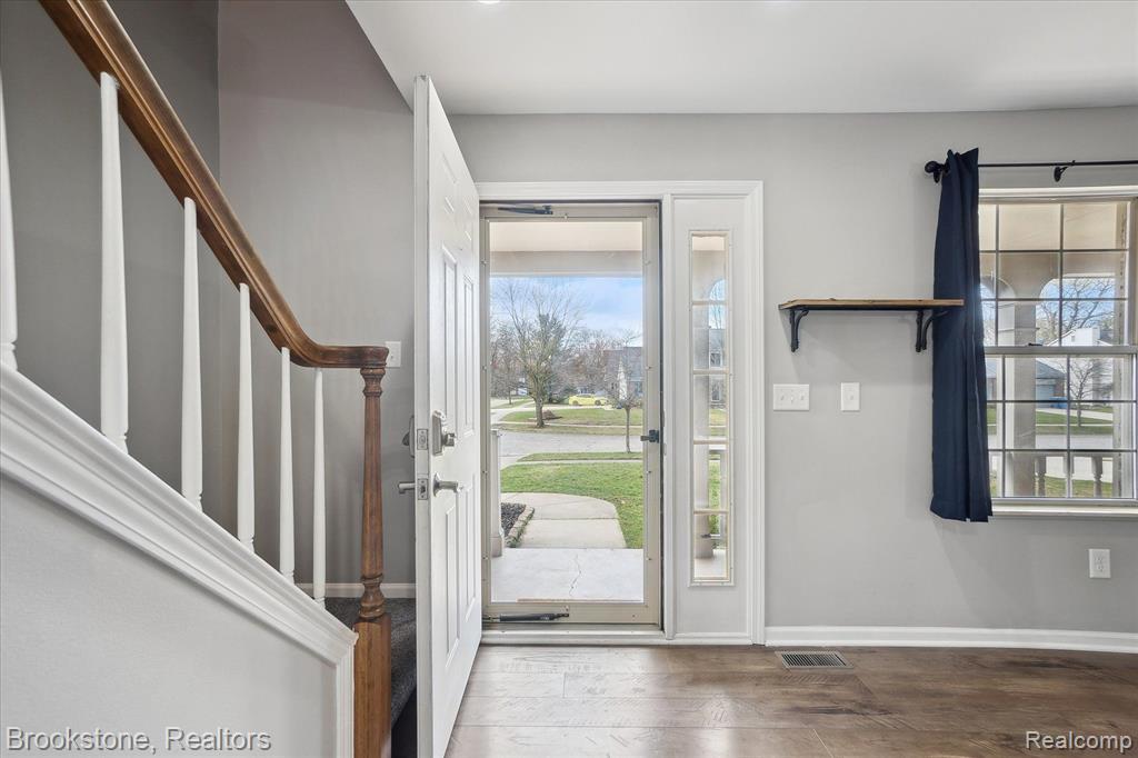4272 HEATHERSTONE Drive, Waterford, MI 48329 — Photo 6