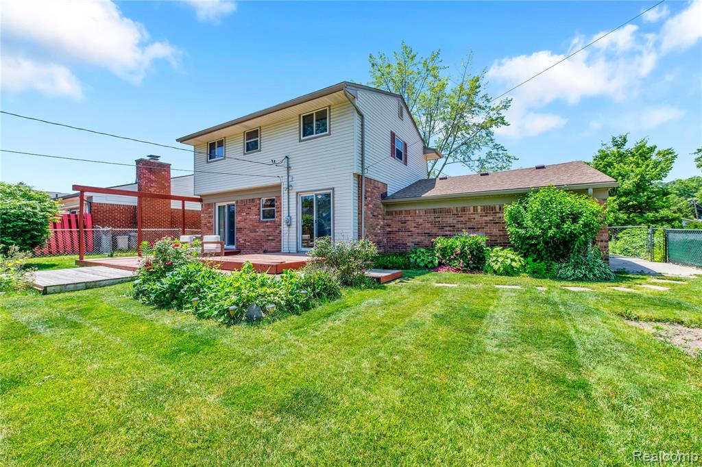 607 Ashburnham Street, Auburn Hills, MI 48326 — Photo 24