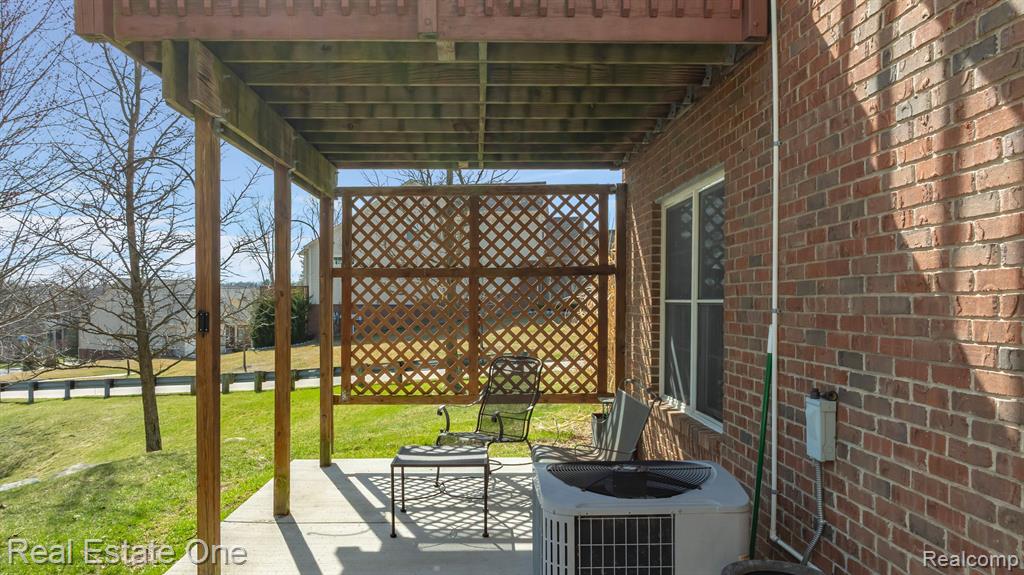 565 ANDOVER Court, Rochester Hills, MI 48306 — Photo 43