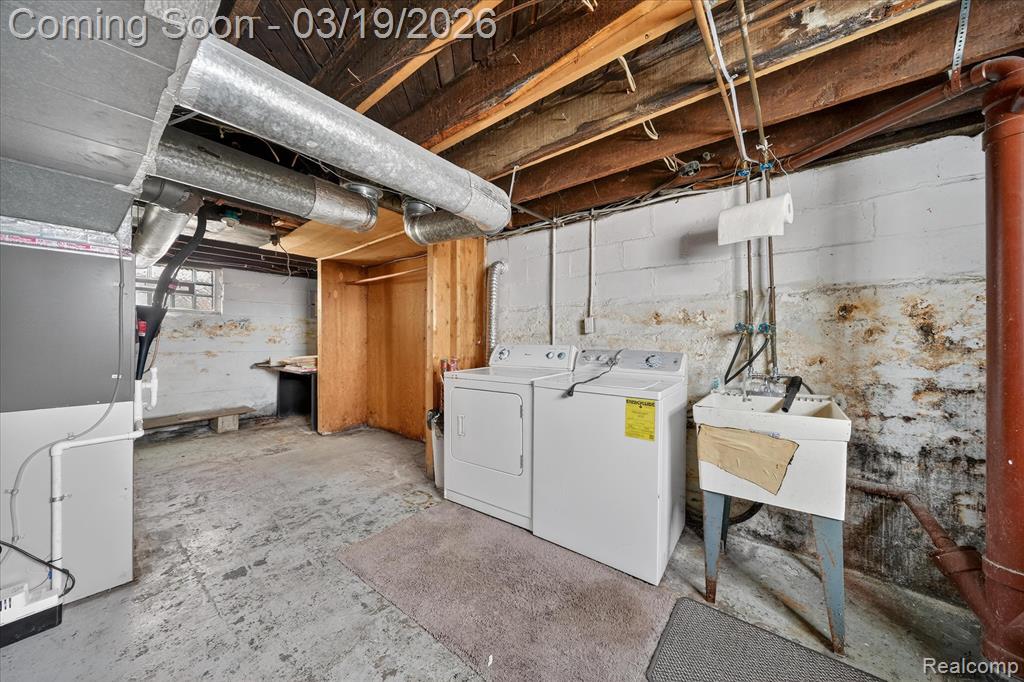 33 Ferrin Place, Mount Clemens, MI 48043 — Photo 35
