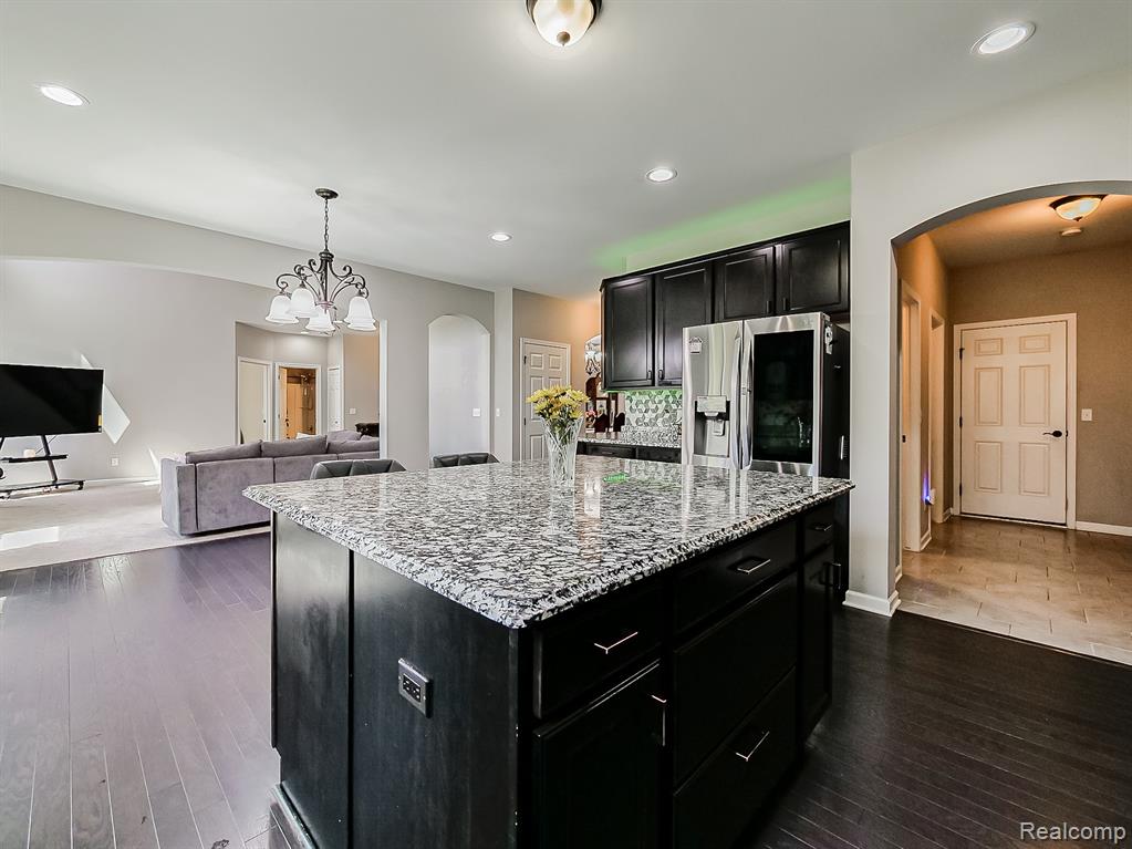 903 Leafdale Drive, Rochester Hills, MI 48307 — Photo 17