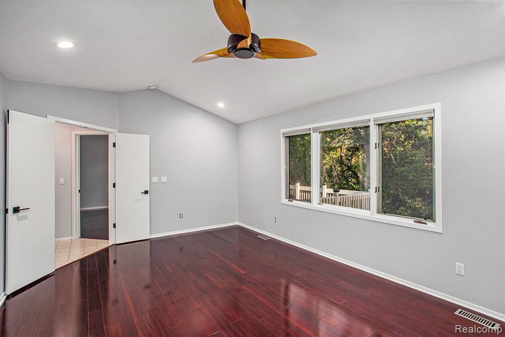 6830 Heron Point, West Bloomfield, MI 48323 — Photo 17