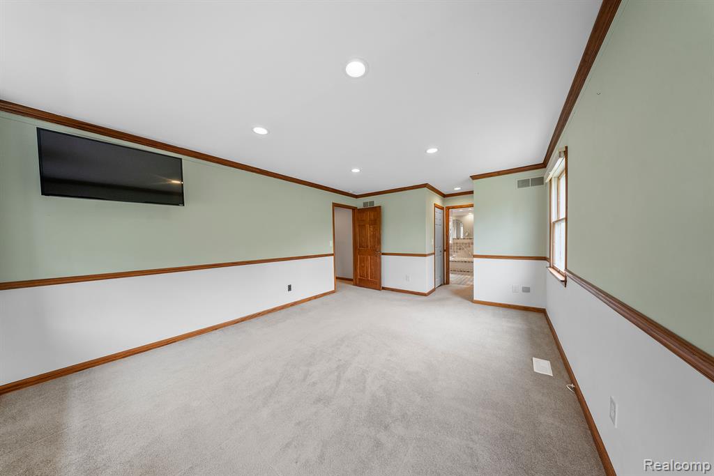 9415 Lakewood Drive, Grosse Ile, MI 48138 — Photo 23