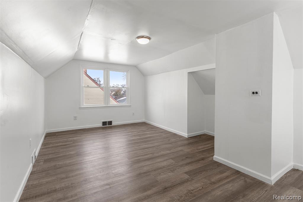 6872 Lathers Street, Garden City, MI — Photo 21