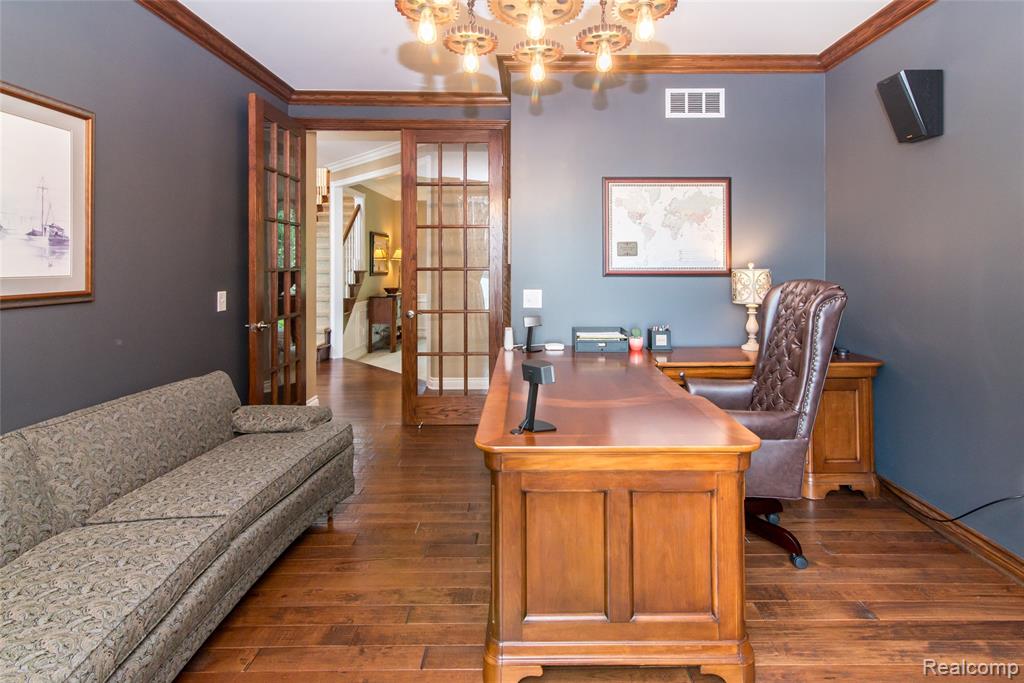 3166 W Beach Lake Drive, Milford, MI, 48380