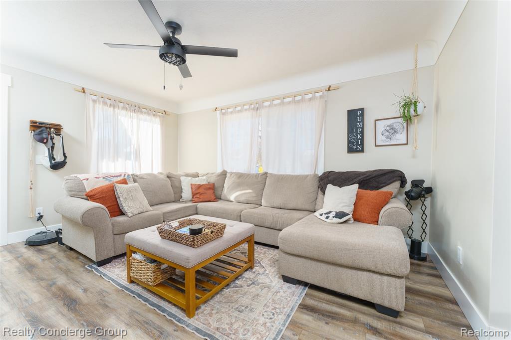 104 W John Street, Durand, MI 48429 — Photo 9