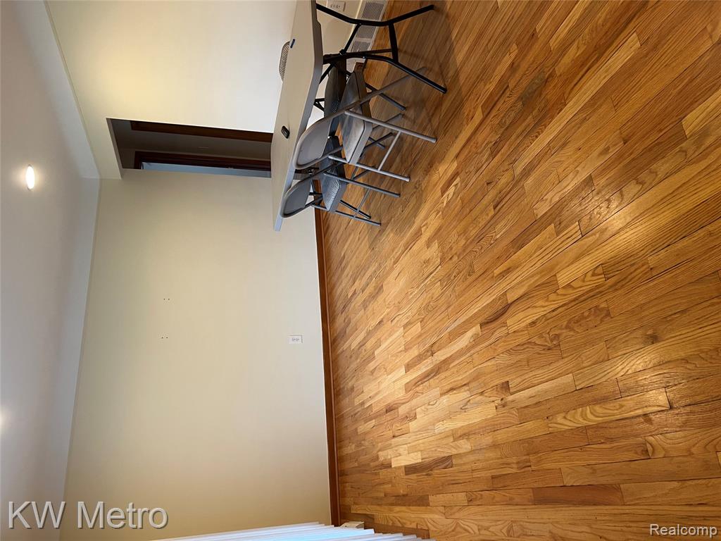 8251 Darlene Street, Warren, MI 48093 — Photo 13