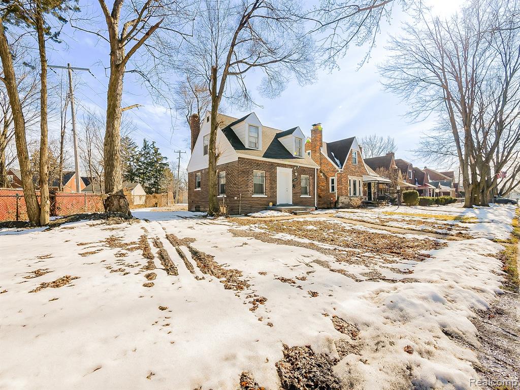 9744 Lakepointe Street, Detroit, MI 48224 — Photo 24