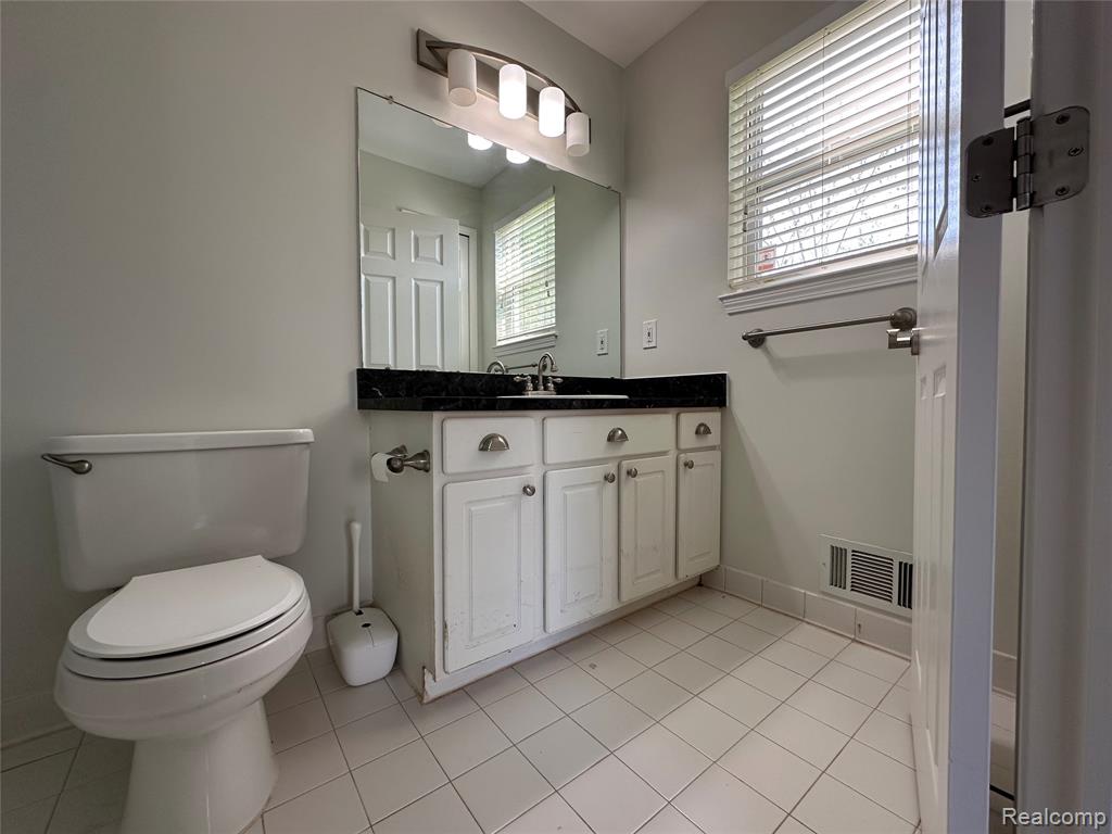 357 Victorian Court, Belleville, MI 48111 — Photo 17
