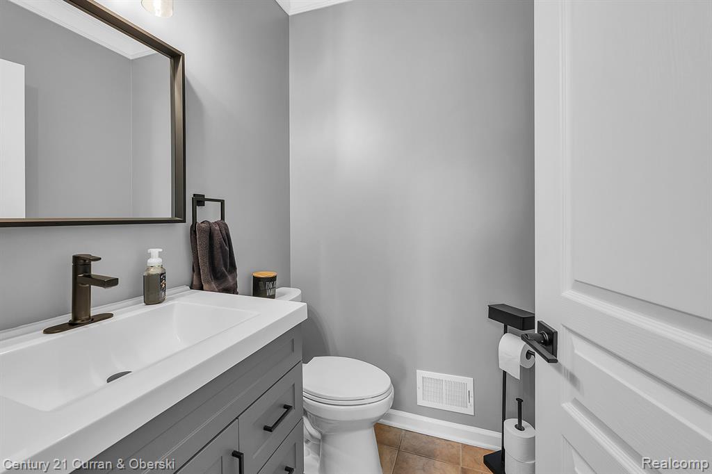 49251 STANTON, Canton, MI 48188 — Photo 17