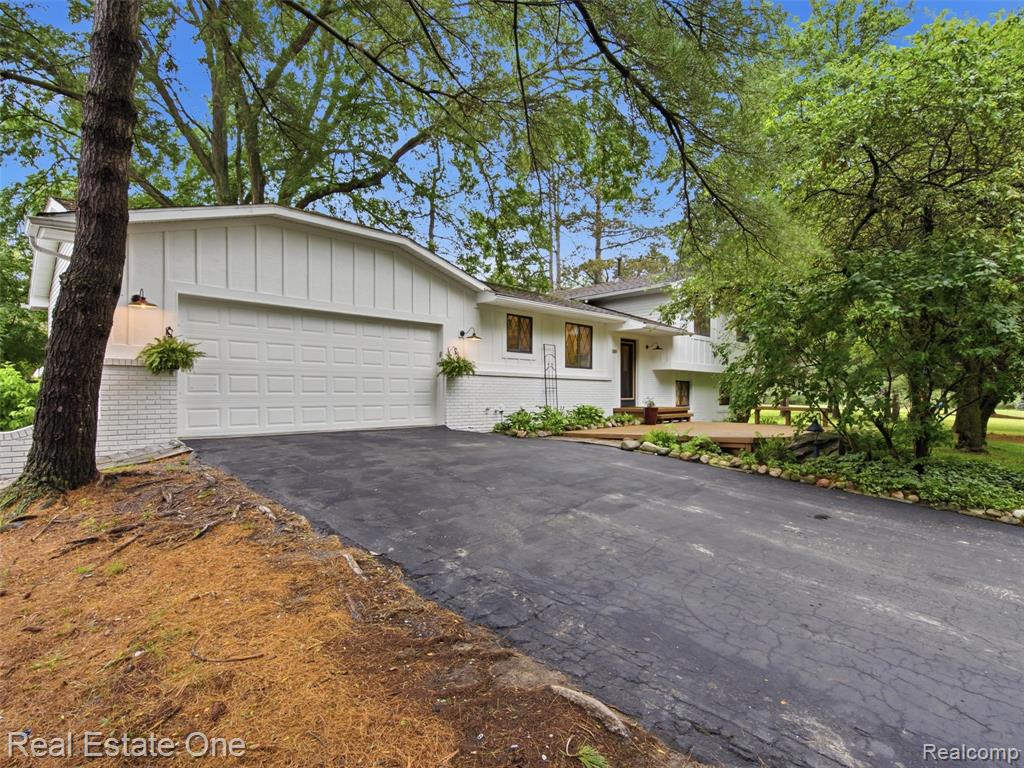 3206 Allen Road, Ortonville, MI 48462 — Photo 2