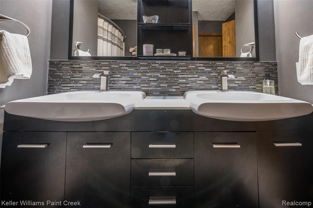 318 Smalley Drive, Mount Pleasant, MI 48858 — Photo 12