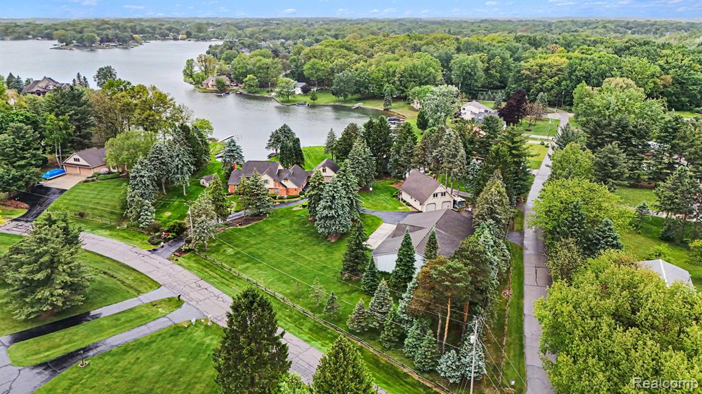 10391 Hills Lane Drive, Goodrich Vlg, MI — Photo 9