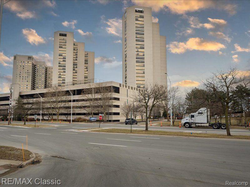 1001 W JEFFERSON AVE, 24i, Detroit, MI 48226 — front exterior