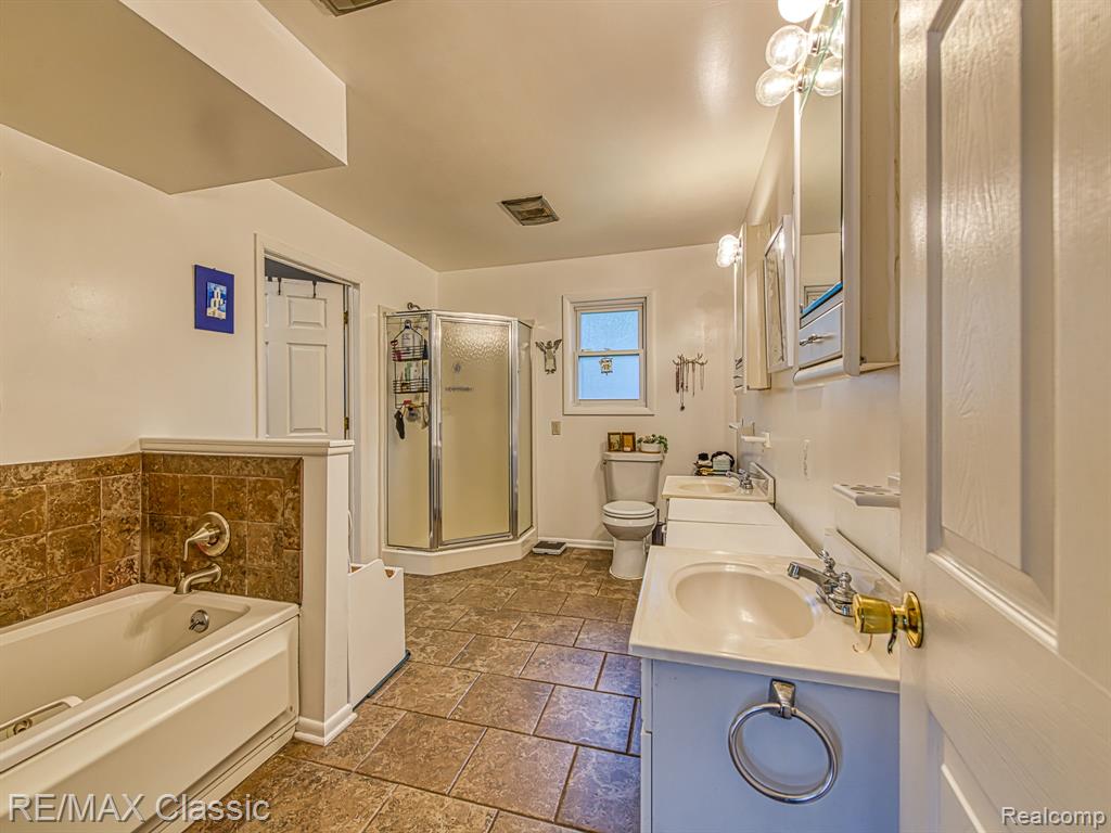 253 Delaware Road, Whitmore Lake, MI 48189 — Photo 16