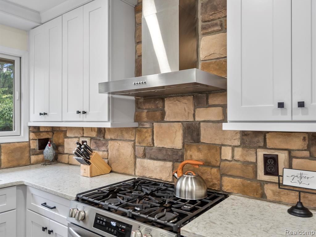 6792 PINE WAY Drive, Troy, MI 48098 — Photo 8
