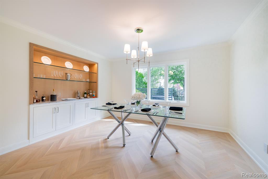 655 CANTERBURY Road, Grosse Pointe Woods, MI 48236 — Photo 14