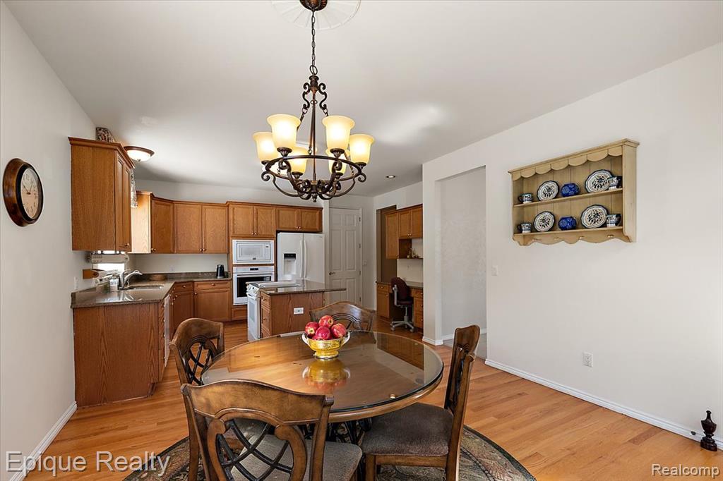 5675 Golf Pointe Drive, Clarkston, MI 48348 — Photo 20