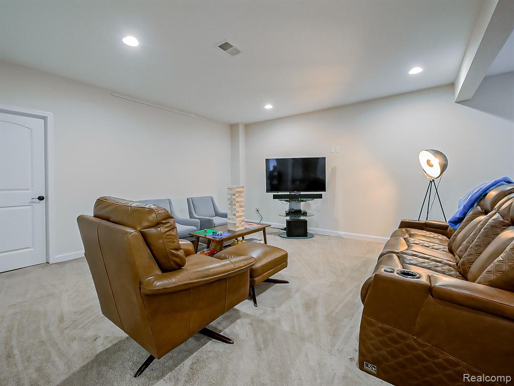 7212 Berry, West Bloomfield, MI — Photo 49