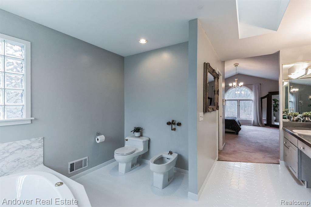 9581 AUTUMNWOOD Circle, Kalamazoo, MI 49009 — Photo 41