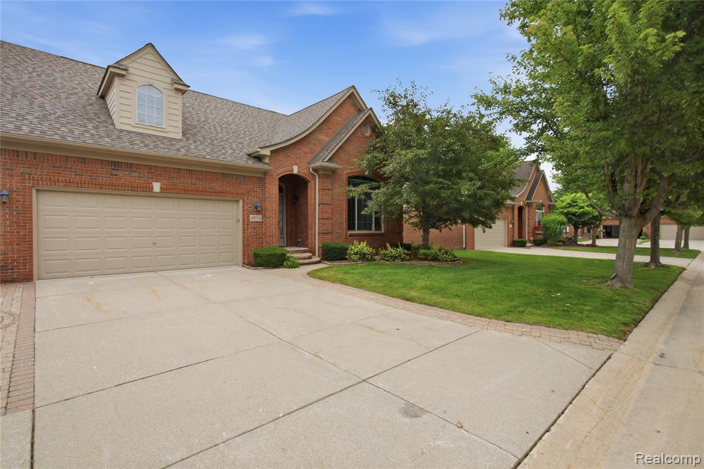 49554 Iron River Drive, Macomb, MI 48042