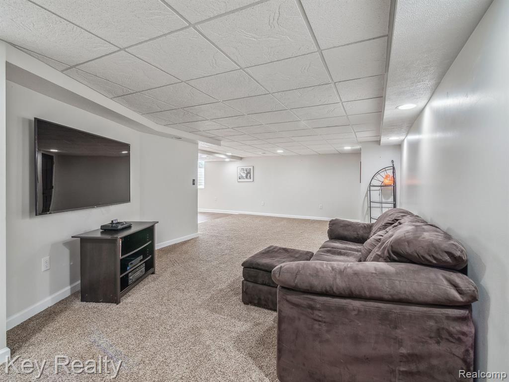 50424 LIVINGSTON Drive, Northville, MI 48168 — Photo 30