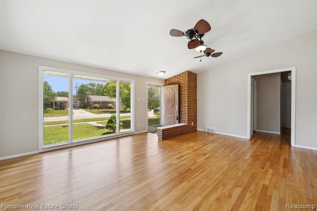 8657 Mercedes Street, Dearborn Heights, MI 48127 — Photo 8