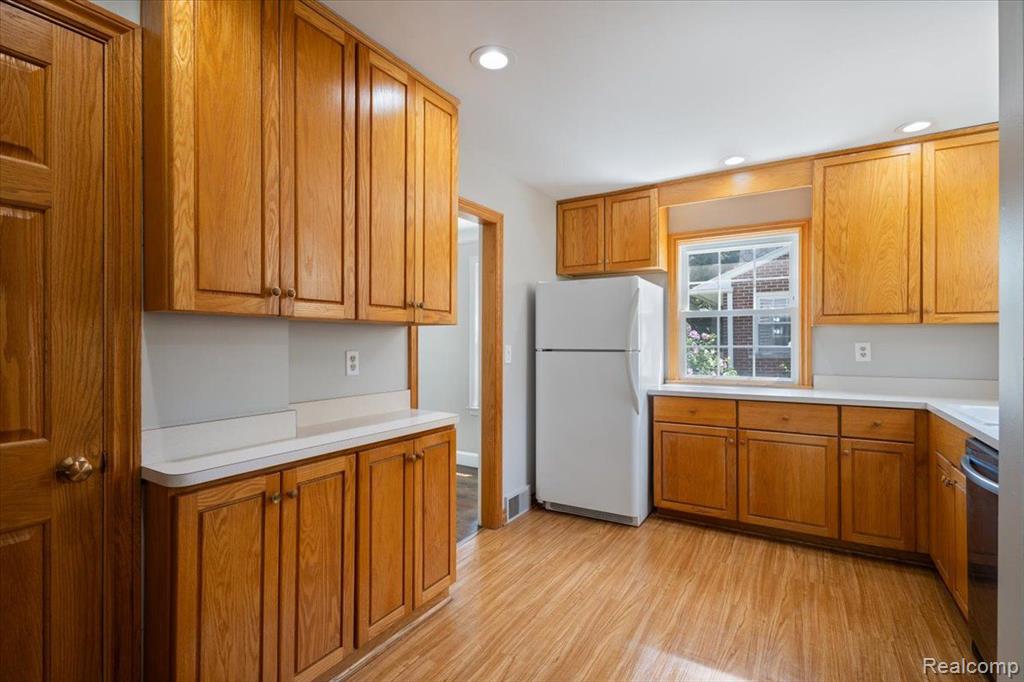 79 WENONAH Drive, Pontiac, MI 48341 — Photo 21