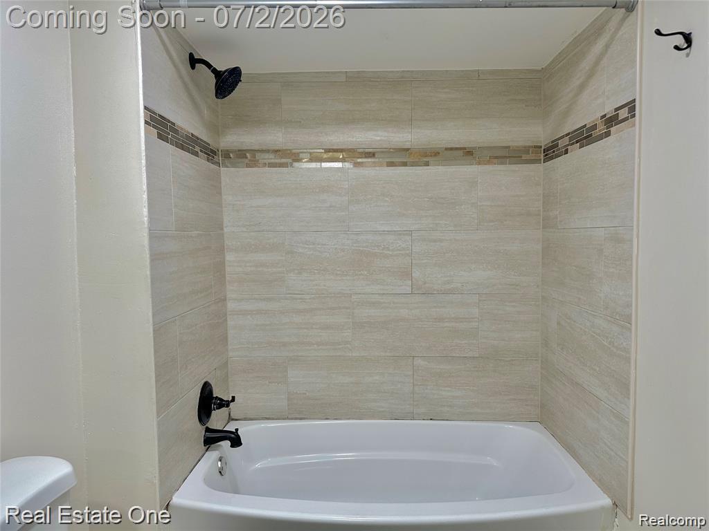 26950 ROCHELLE Street, Dearborn Heights, MI 48127 — Photo 11