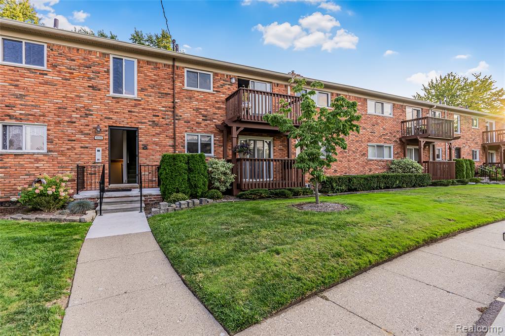 42266 Woodward Avenue, Bloomfield Hills, MI 48304 — front exterior