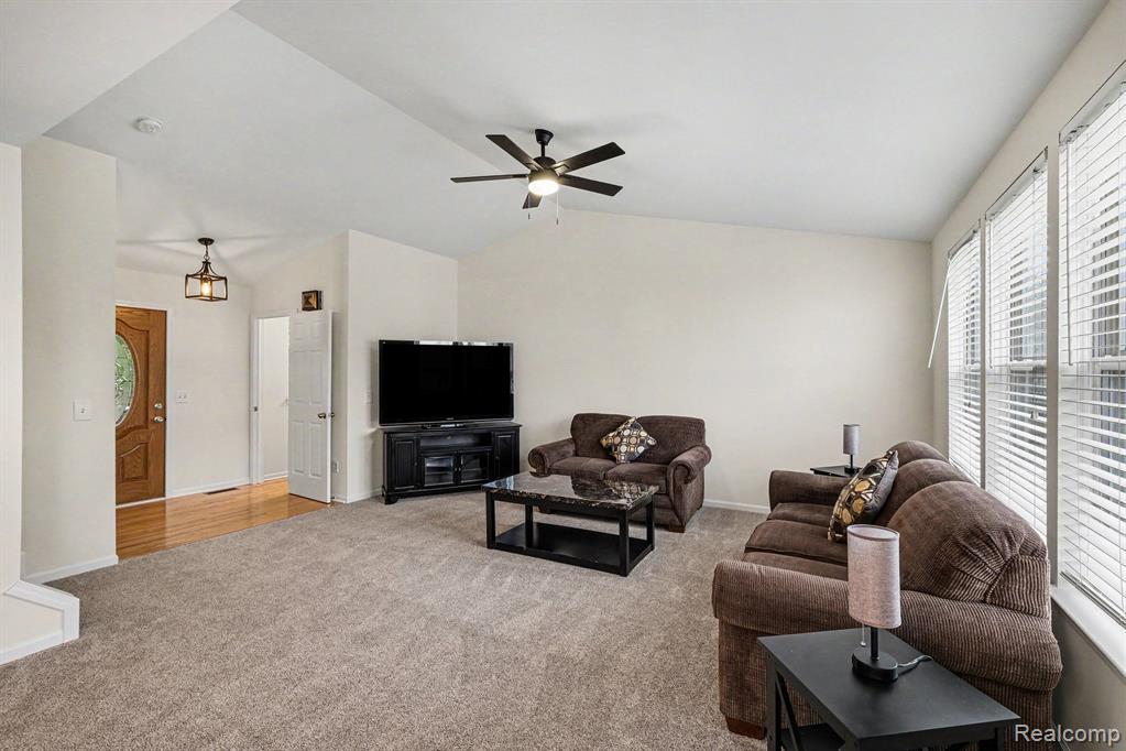 10068 Scenic Ridge Boulevard, Holly, MI 48442 — Photo 7