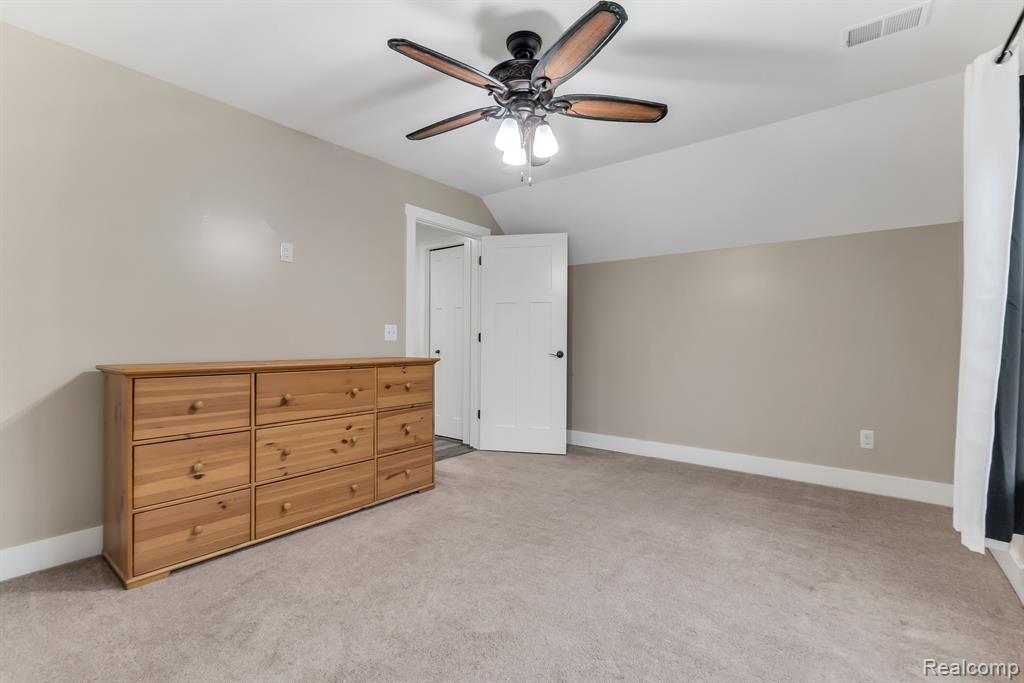 10174 HEGEL Road, Goodrich Vlg, MI — Photo 24