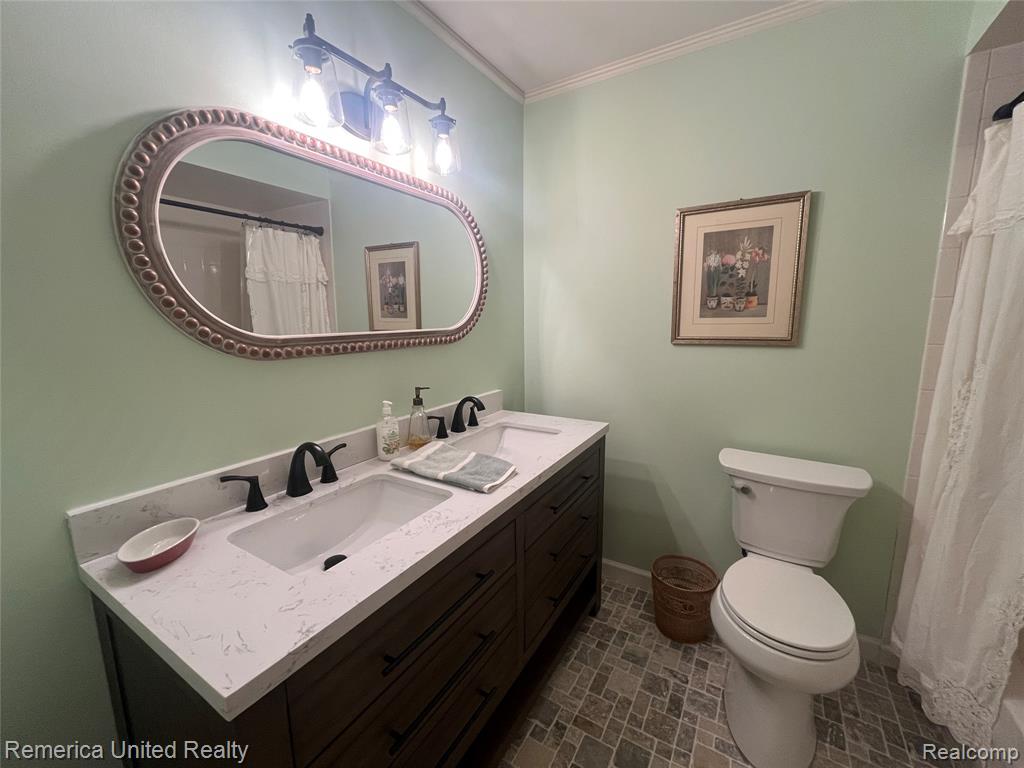 2223 Strader Drive, West Bloomfield, MI 48324 — Photo 16