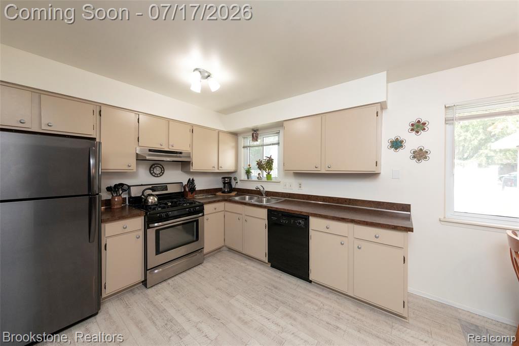 5245 Spinning Wheel Drive, Grand Blanc, MI 48439 — Photo 19