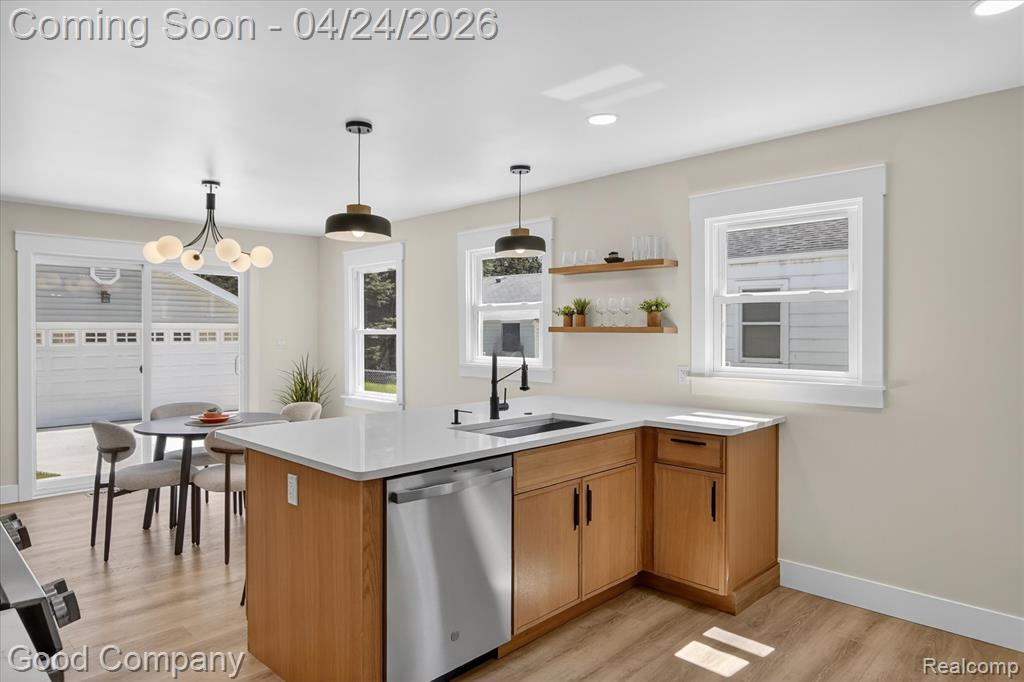 4336 Mandalay Avenue, Royal Oak, MI 48073 — Photo 12
