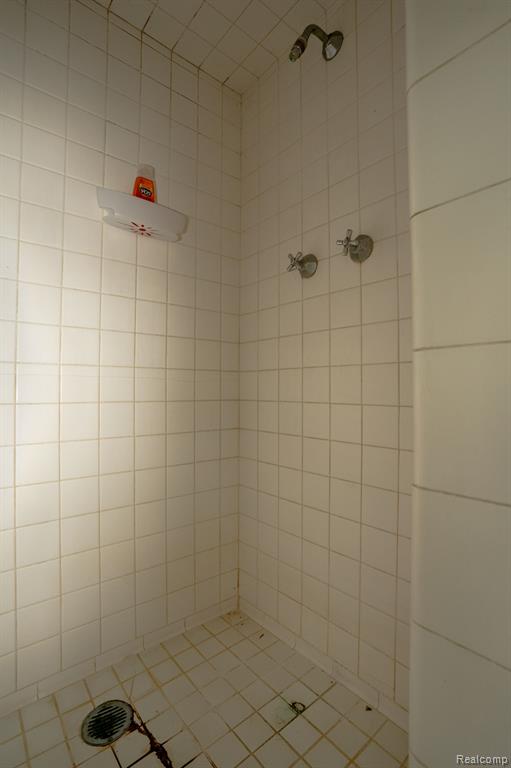 26120 Hendrie Boulevard, Huntington Woods, MI — Photo 34