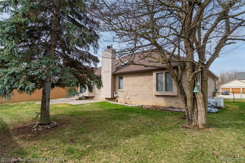 39780 Southpointe Avenue, Harrison Township, MI — Photo 4