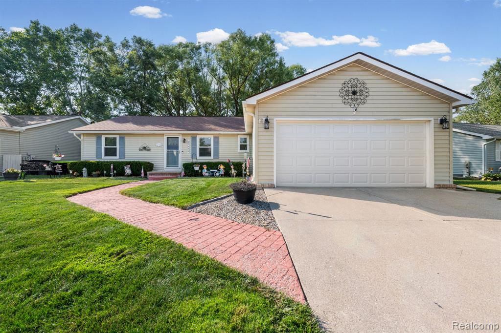 21699 Brookside North Drive, Macomb, MI 48044
