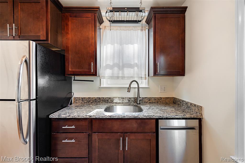 929 Cambridge Road, Berkley, MI 48072 — Photo 3