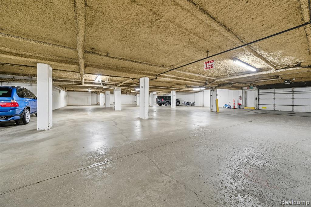 19710 W 13 Mile Road, 108, Beverly Hills, MI 48025 — Photo 34