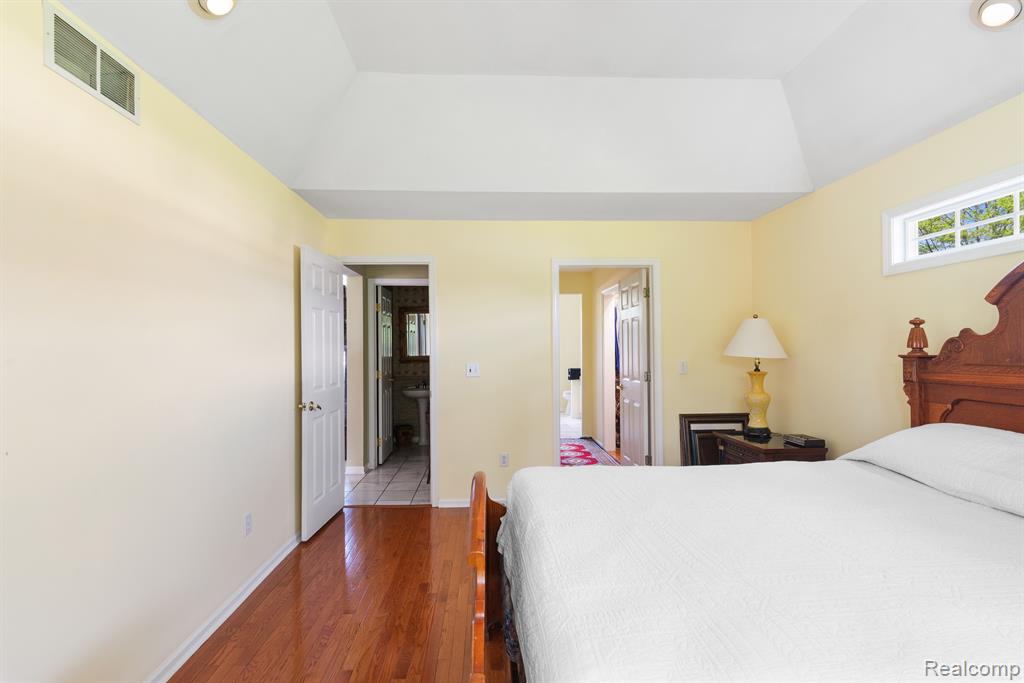 5218 HIGHPOINT Drive, Swartz Creek, MI 48473 — Photo 13