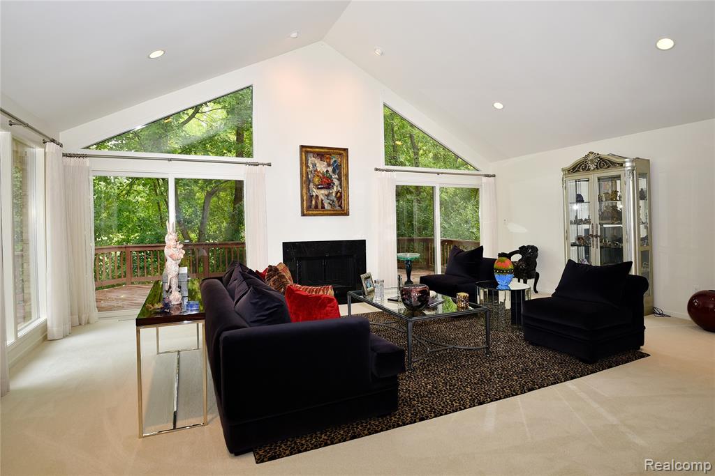 6536 Pleasant Lake Court, West Bloomfield, MI — Photo 8