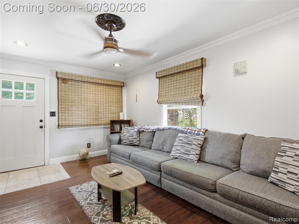 8241 Janis Street, Utica, MI 48317 — Photo 4
