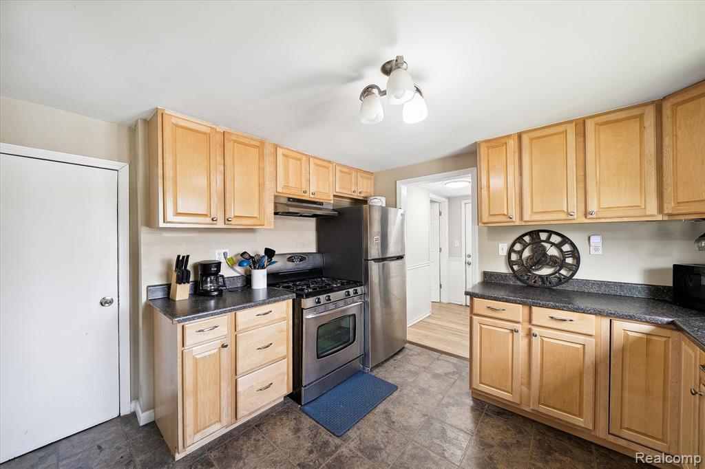 18849 DELAWARE Avenue, Redford, MI 48240 — Photo 17
