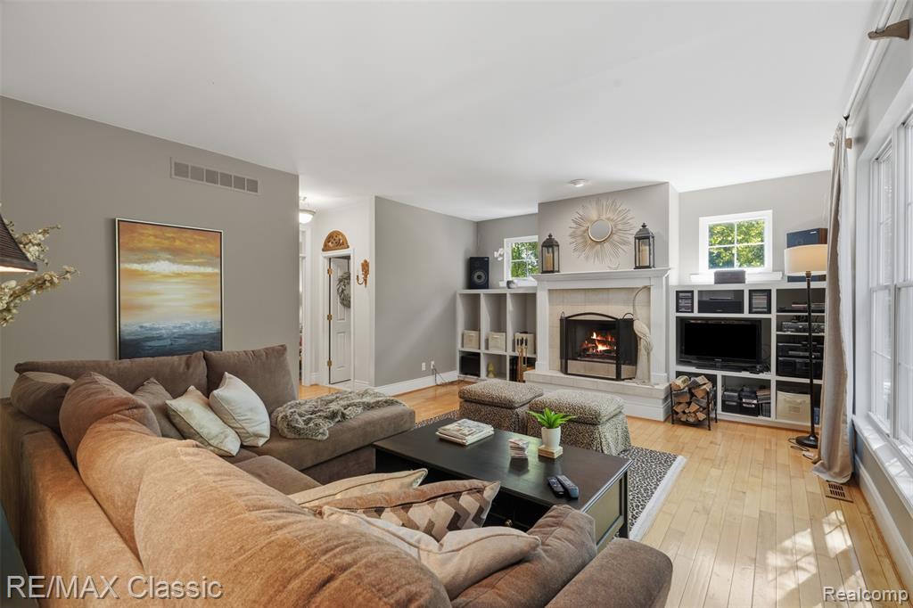 6303 Ridge Hollow Lane, Davisburg, MI 48350 — Photo 12
