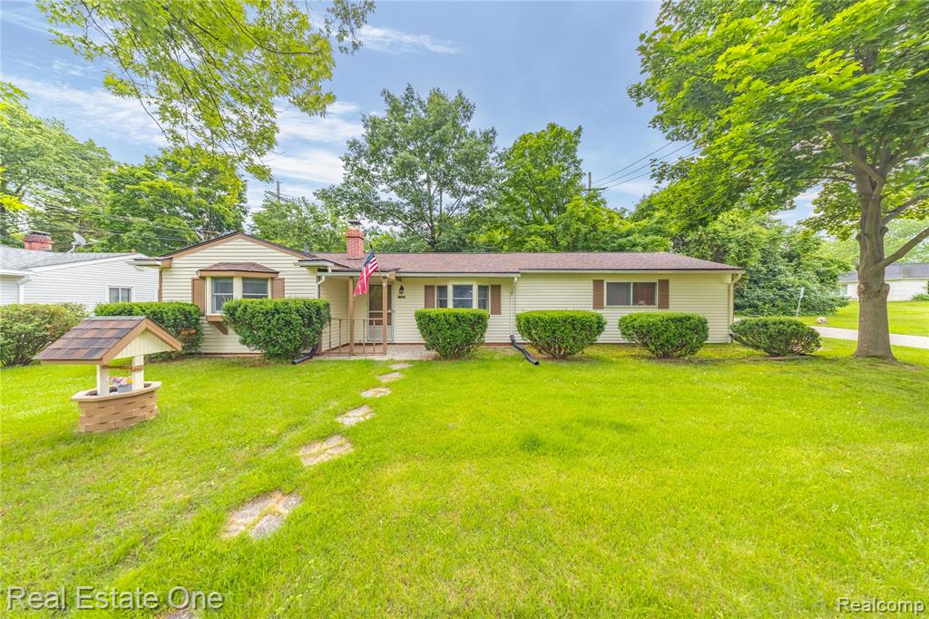 7241 Richardson Road, West Bloomfield, MI 48323 — Photo 35