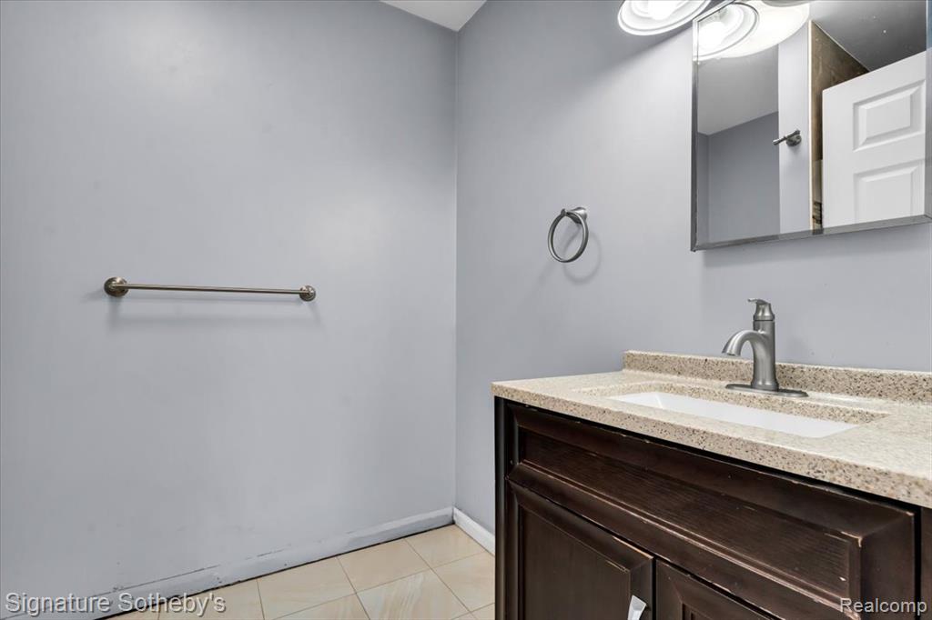 237 Marlborough Drive, Bloomfield Hills, MI 48302 — Photo 17